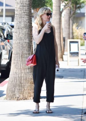 Kirsten Dunst - Seen Out for a walk with a friend in Studio City