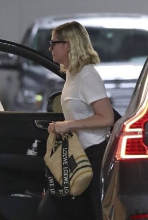 Kirsten Dunst - Seen visiting a spa visit in West Hollywood