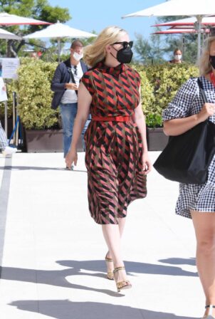 Kirsten Dunst - Seen while arriving at the Venice Film Festival 2021