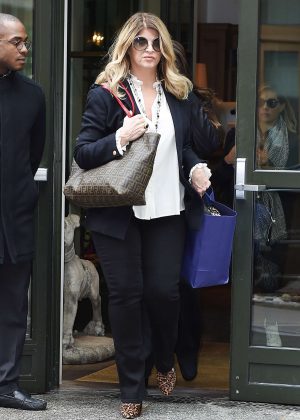Kirstie Alley Shopping in New York City