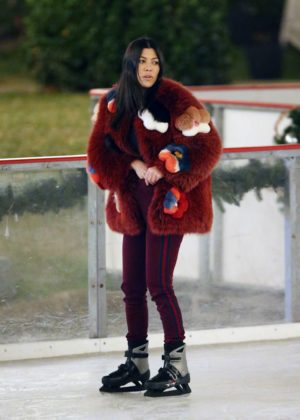 Kourtney Kardashian - Ice skating at a Christmas party in Thousand Oaks
