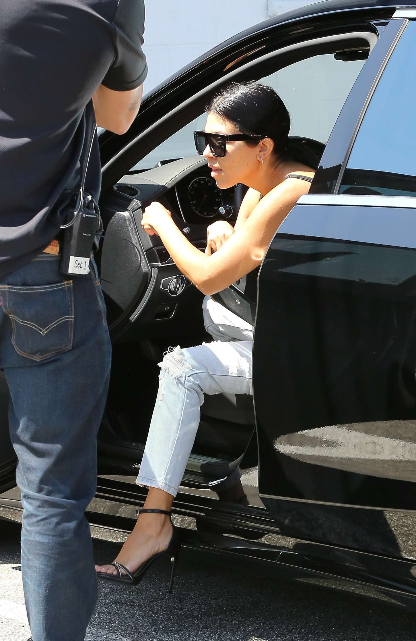 Kourtney Kardashian 2015 : Kourtney Kardashian in Ripped Jeans -16