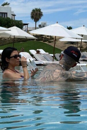 Kourtney Kardashian - In the pool at the Las Ventanas al Paraiso resort in Cabo