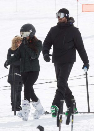 Kourtney Kardashian - Skiing in Aspen