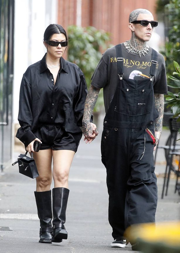 Kourtney Kardashian - With Travis Barker go to vegan cafe Smith and Deli in Melbourne