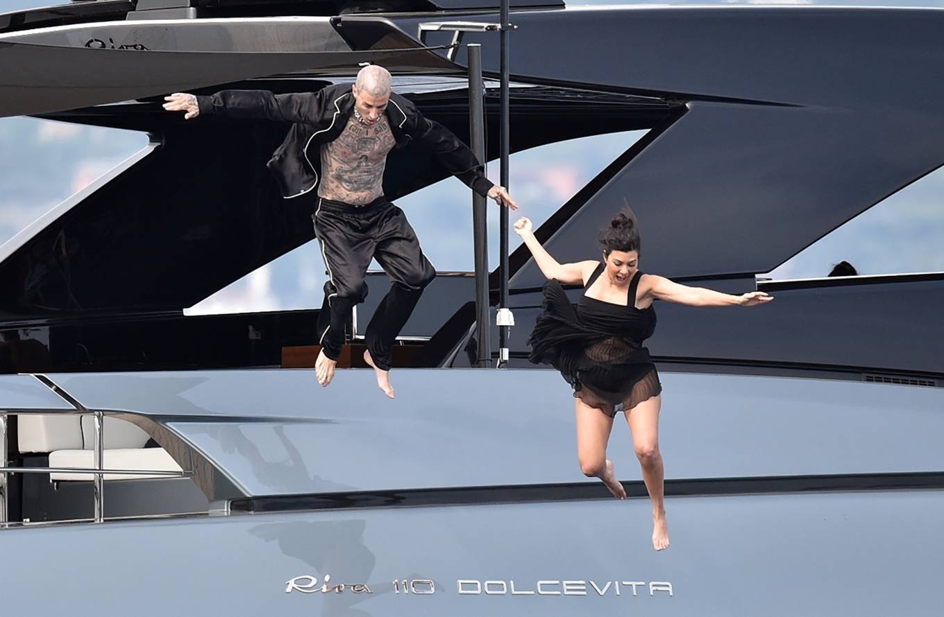 Kourtney Kardashian 2022 : Kourtney Kardashian – With Travis Barker on their boat in Portofino-07