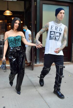 Kourtney Kardashian - With Travis Barker step out for lunch in NYC