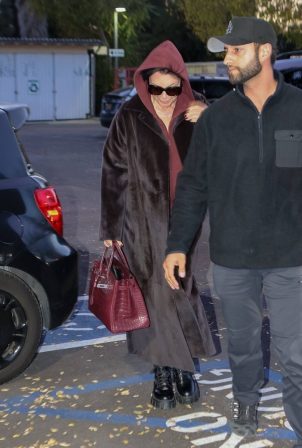 Kris Jenner - Attends Saint's basketball game in Los Angeles