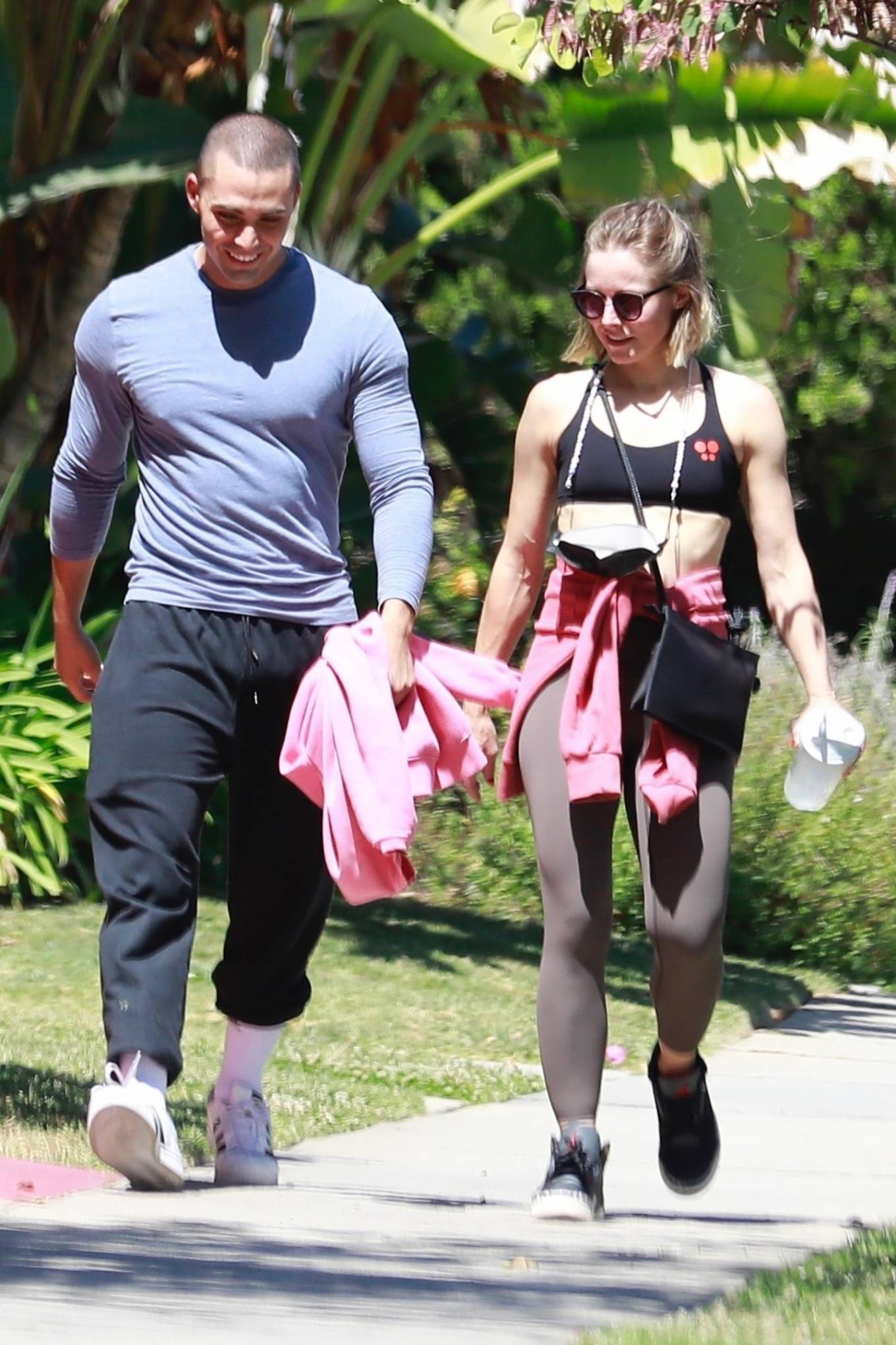 Kristen Bell 2021 : Kristen Bell – Arrives at gym in Los Feliz-14