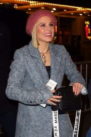 Kristen Bell - Arriving at a Broadway play in New York