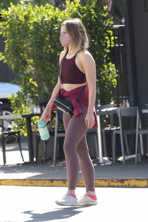 Kristen Bell - Going to gym in Los Feliz