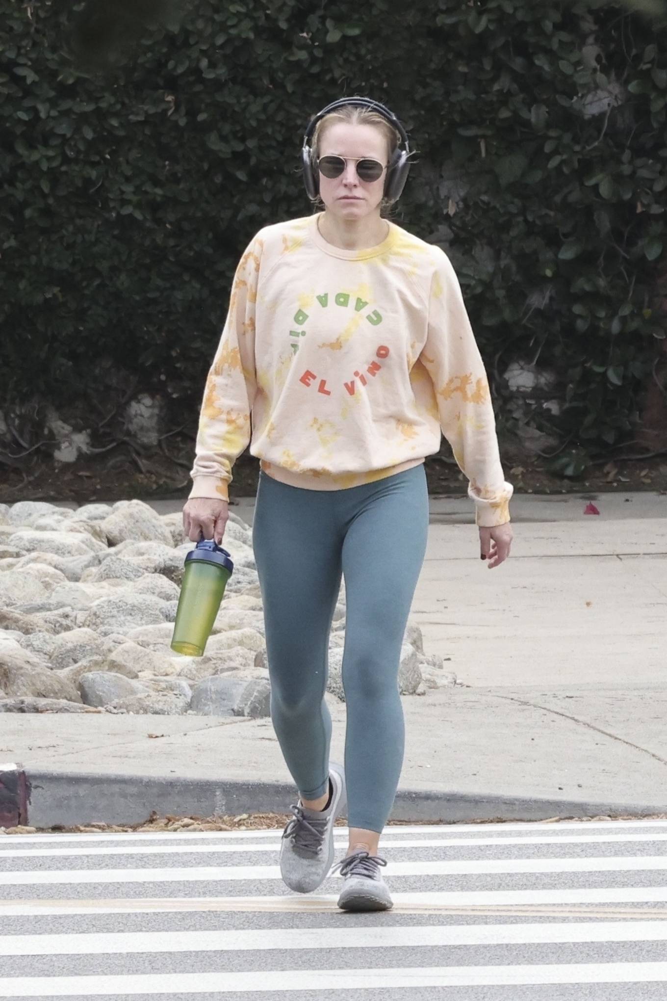 Kristen Bell - Hiking candids in Los Feliz