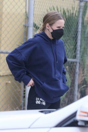 Kristen Bell - In an oversized hoodie and sweatpants out in Los Angeles