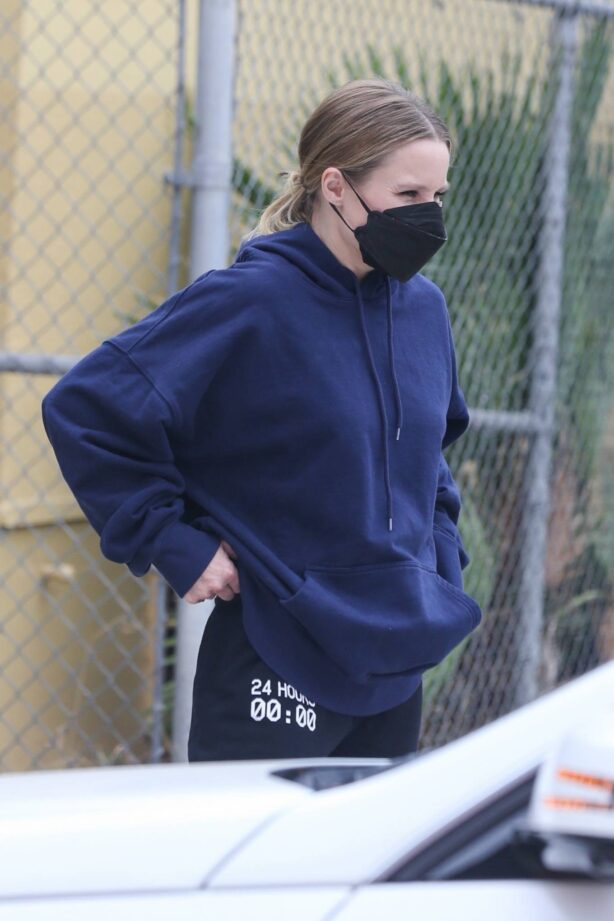 Kristen Bell - In an oversized hoodie and sweatpants out in Los Angeles