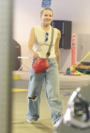 Kristen Bell - is spotted leaving Target in Los Angeles