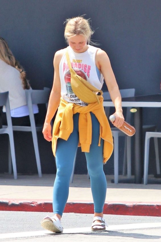 Kristen Bell - Leaves the gym in LA
