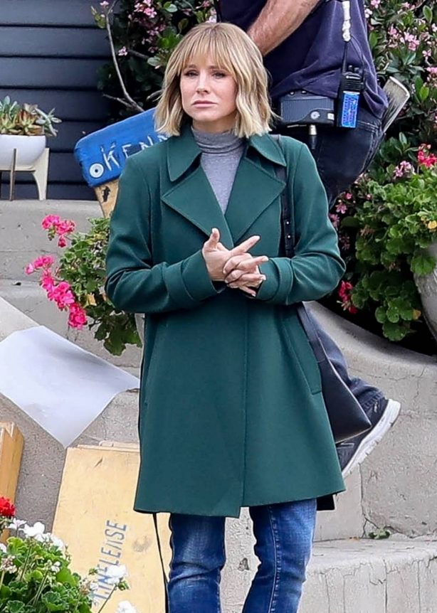 Kristen Bell - On 'The Woman in the House' set in Los Angeles