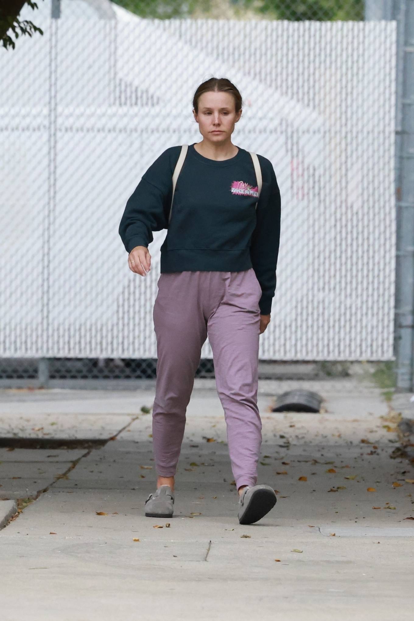 Kristen Bell - Out in a pink sweatpants in Los Angeles