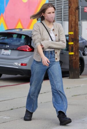 Kristen Bell - Running errands near her home in Los Angeles