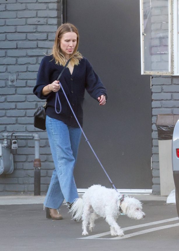 Kristen Bell - Seen with her dog in Los Angeles