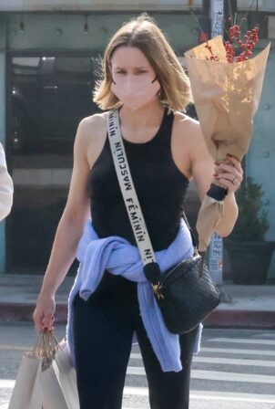 Kristen Bell - Shoppingcandids after her workout session in Los Feliz