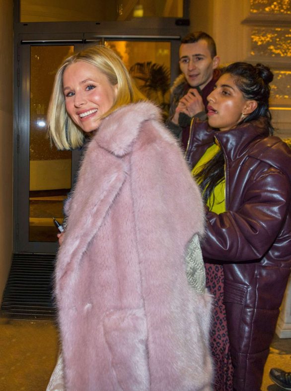 Kristen Bell - Spotted while leaves Hotel Kempinski in Wien