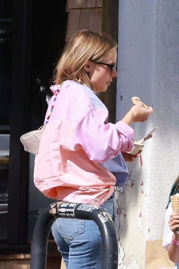 Kristen Bell - Takes her daughters out in Los Feliz