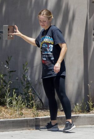 Kristen Bell - Wearing a Daniel Ricciardo tee and black leggings in Los Feliz