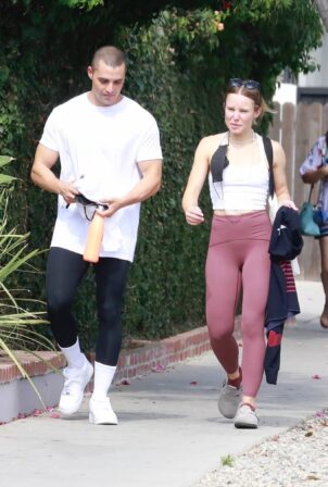 Kristen Bell - With Benjamin Levy Aguilar head to workout in Los Feliz