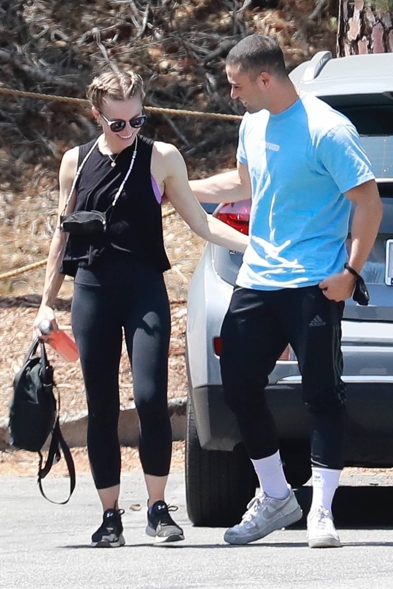 Kristen Bell - With Benjamin Levy Aguilar out for a hike at Griffith Park in Los Feliz