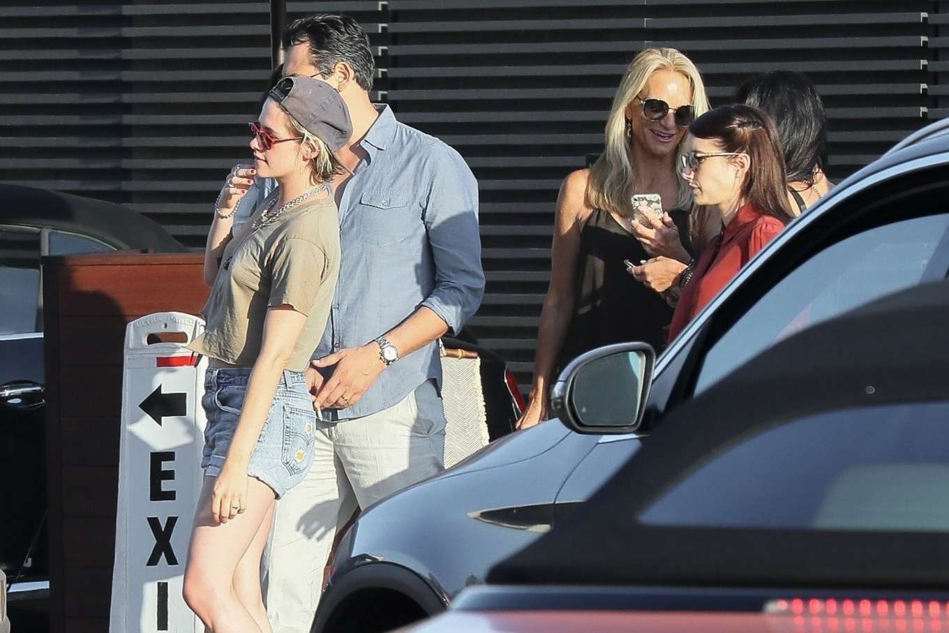 Kristen Stewart and Emma Roberts â€“ spotted exiting Nobu together in Malibu