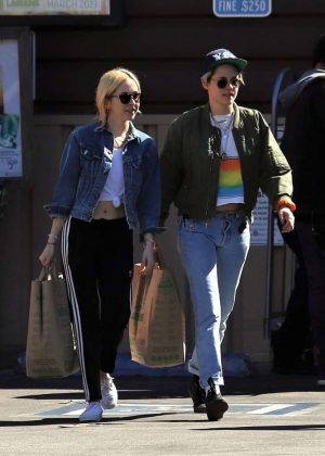 Kristen Stewart and Sara Dinkin - Shopping in Los Feliz