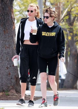 Kristen Stewart and Stella Maxwell - Grabbing breakfast and coffee in Los Angeles