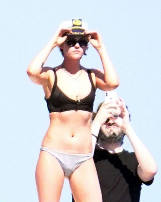 Kristen Stewart and Stella Maxwell in Bikini on the yacht at the Amalfi Coast