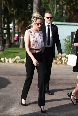 Kristen Stewart - Arrivals at Le Bijou Plage restaurant in Cannes