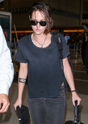 Kristen Stewart - Arrives at LAX airport in LA