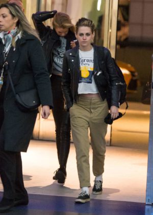 Kristen Stewart - Arriving at JFK Airport in NYC