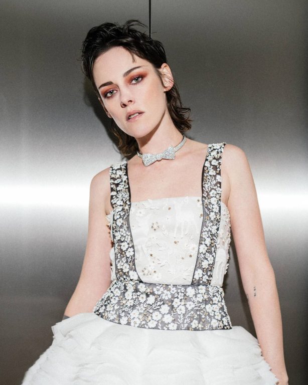 Kristen Stewart - Chanel photoshoot during opening night of Berlinale (February 2023)