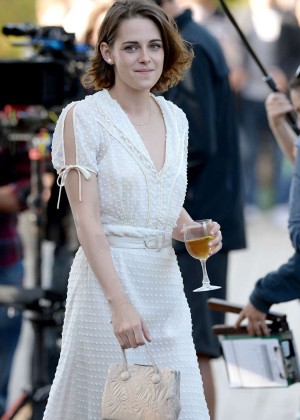 Kristen Stewart - Filming Woody Allen Movie in Central Park