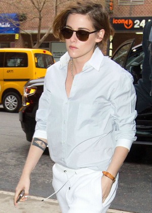 Kristen Stewart - Heads to her hotel in NYC