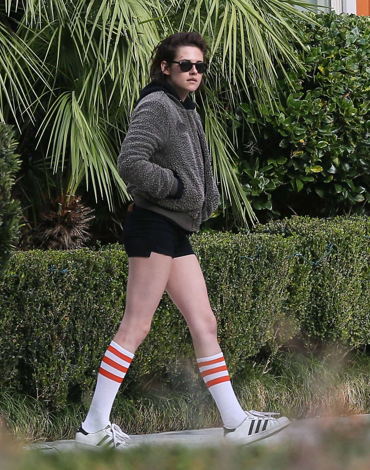 Kristen Stewart In Shorts Out In Savannah 12 Gotceleb