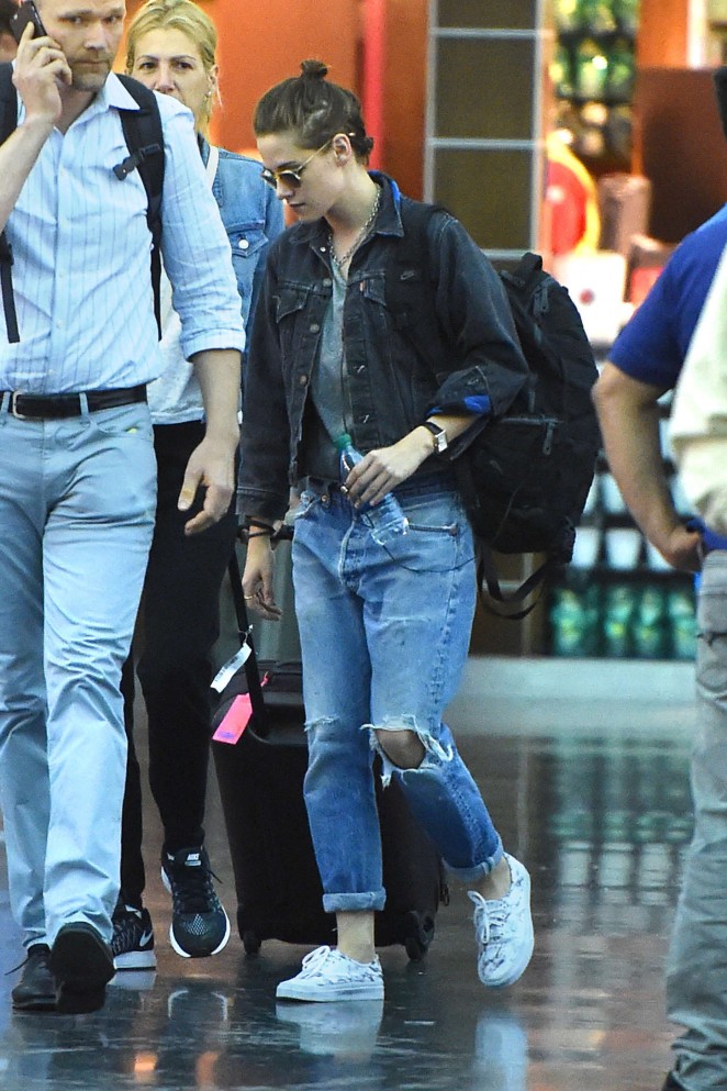 Kristen Stewart in Ripped Jeans at JFK Airport in NYC