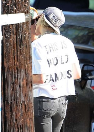 Kristen Stewart Kissing Alicia Cargile in Los Feliz