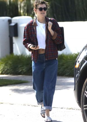 Kristen Stewart - Leaving a spa in LA