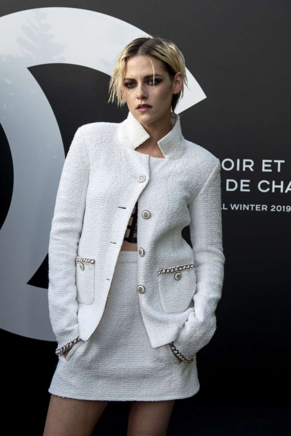 Kristen Stewart â€“ Noir Et Blanc De Chanel FW 2019 Makeup Collection In Paris
