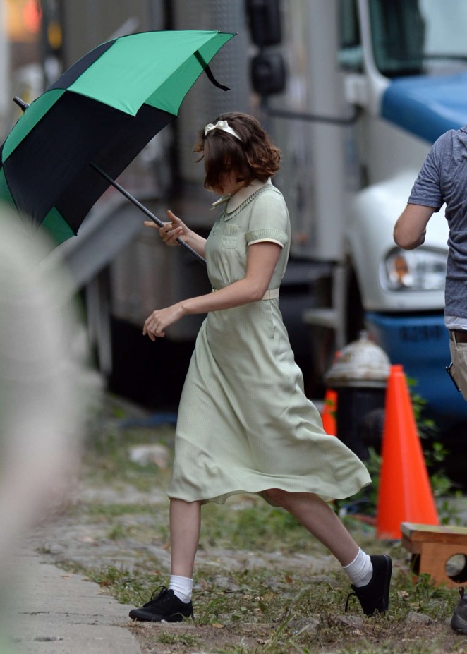Kristen Stewart - On The Set Of Woody Allen Movie
