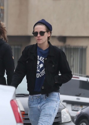 Kristen Stewart in Jeans Out in Los Feliz