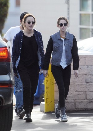 Kristen Stewart - Out in Los Angeles