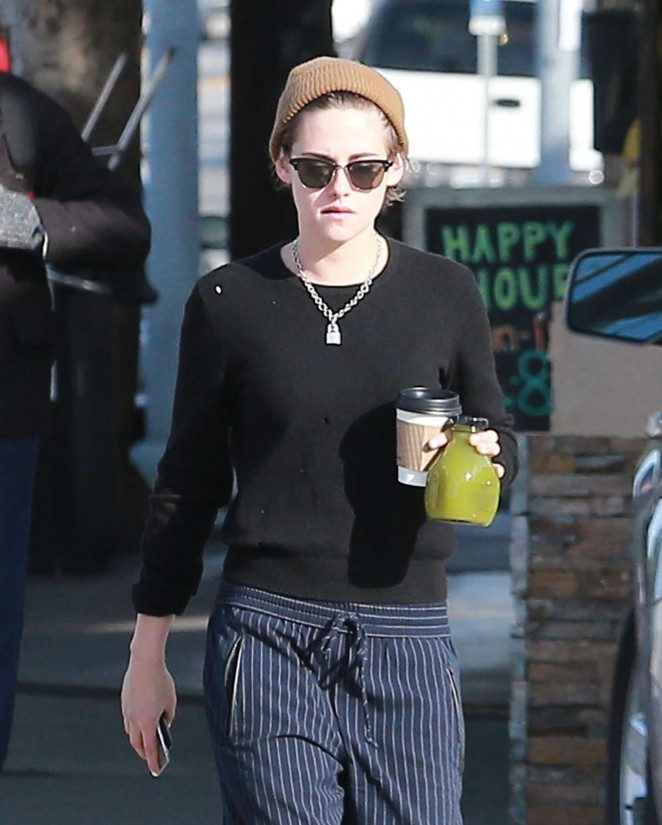 Kristen Stewart Out in Los Feliz