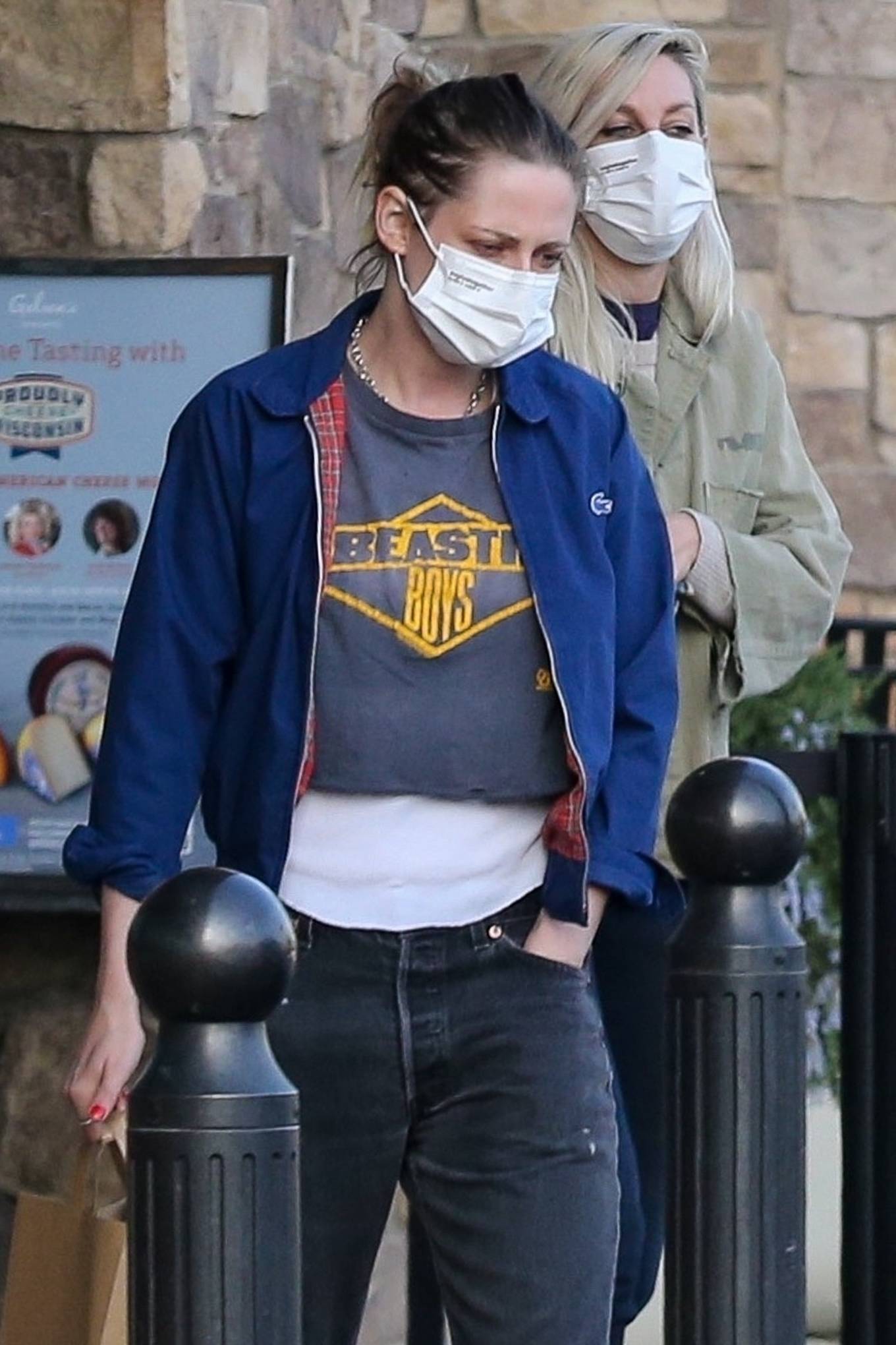Kristen Stewart 2021 : Kristen Stewart – Rocks a Beastie Boys tee in Los Feliz-03